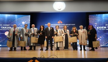 İzmir Ekonomi Üniversitesi'nde 25’inci yıla coşkulu kutlama