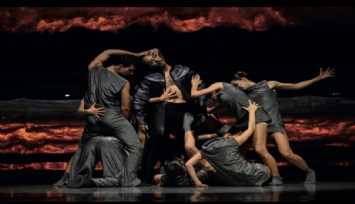 Mozart’ın Requiem’i İzmir’de modern dansla sahnelendi