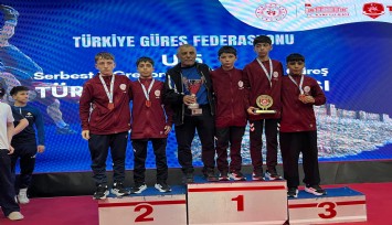 Muğla’lı U15 grekoromen güreş takımı, Türkiye ikincisi oldu