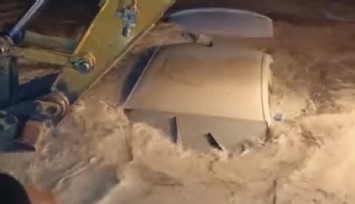 Sele kapılan araçtaki 2 kişi hayatını kaybetti, çevre illerden destek ekipleri sevk edildi