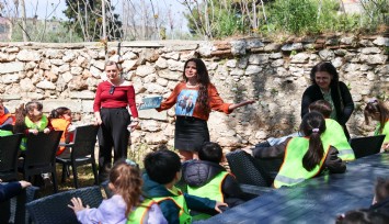 Bucalı minikler kütüphaneyi keşfetti