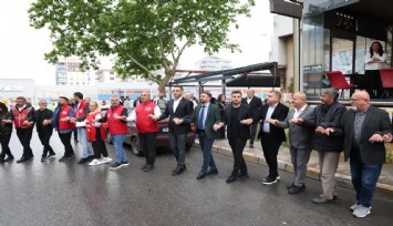 1 Mayıs’ta Çiğli'de birlik tablosu: Başkan Yıldız işçilerle halay çekti