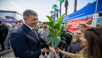 İzmir Balkon-bahçe bitkileri festivali Kültürpark’ta çiçek açıyor