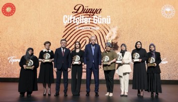 Torbalı’nın gururu Külliye’de ödül aldı