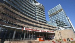 CHP'de 2 belediye başkanına ihraç talebi