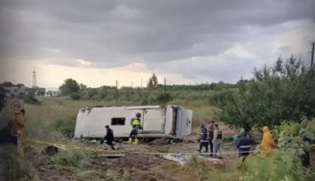 Isparta’da feci kaza: Tur minibüsü kaza yaptı