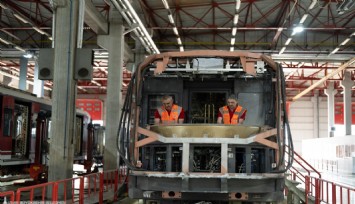 İzmir Metro kendi aracını kendi onarıyor