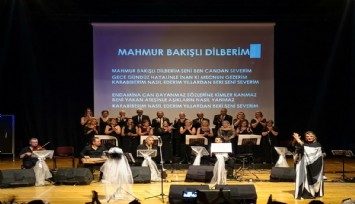 Karşıyaka'da 'Zamansız Şarkılar' gecesi