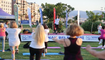 Konaklılar Kordon’da gün batımı eşliğinde sporla buluştu