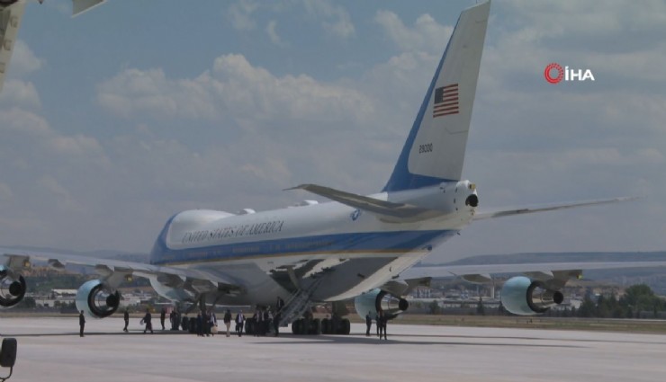ABD Başkanı Donald Trump’ı taşıyan uçak Ankara’ya iniş yaptı