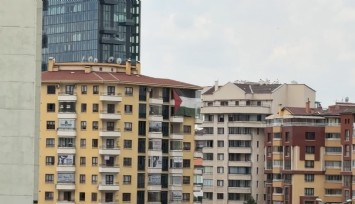 ABD Başkanı Trump’ın kalacağı otelin karşısına Filistin bayrağı asıldı