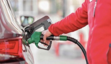 Benzine bir zam daha: Litre fiyatına 1,24 TL artış