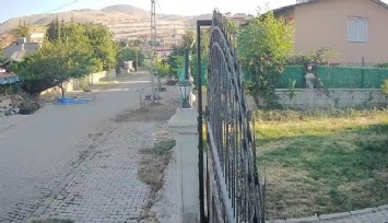 Malatya'da deprem anı kameralara yansıdı