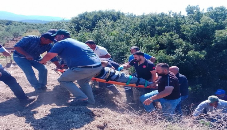 Manisa'da dereye devrilen traktörün sürücüsü hayatını kaybetti