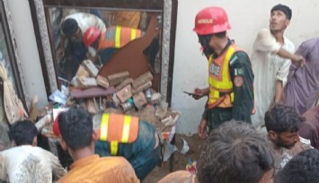 Pakistan'da dershanenin çatısı çöktü: 14 ölü