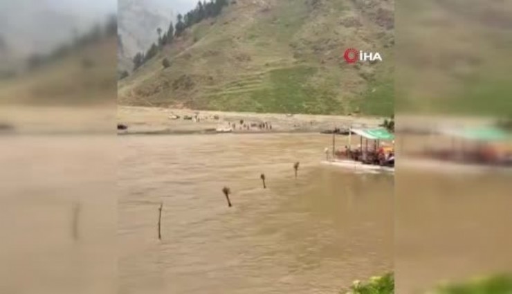 Pakistan’da turistleri taşıyan tekne alabora oldu: 7 ölü