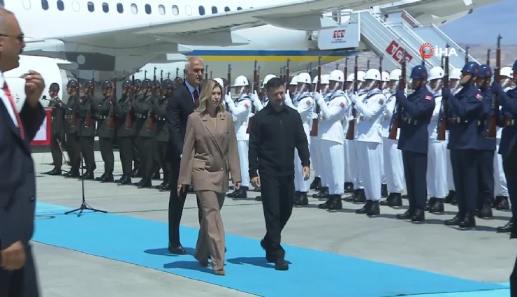 Ukrayna Devlet Başkanı Zelenski NATO Zirvesi için Ankara’da